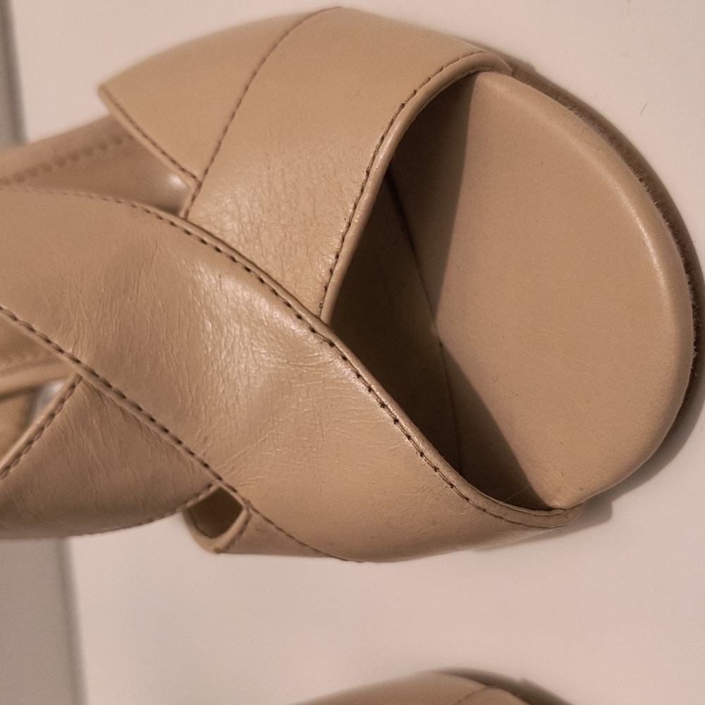 Michael Kors leather Tan  heels sandarls - Picture 5 of 12